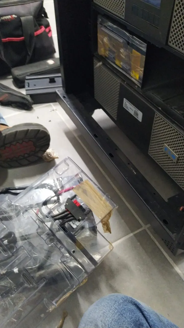 UPS 12